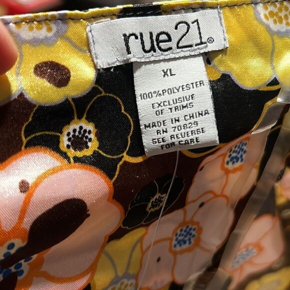 192. Y2K Rue21 Funky Flower bandana top butterfly metal chain halter Size XL NWT - Picture 3 of 4